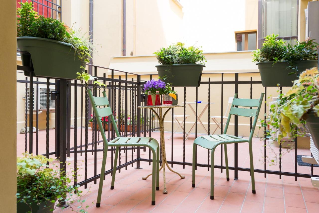 Sphera Bologna, Design Suite Under The Two Towers Bolonha Exterior foto
